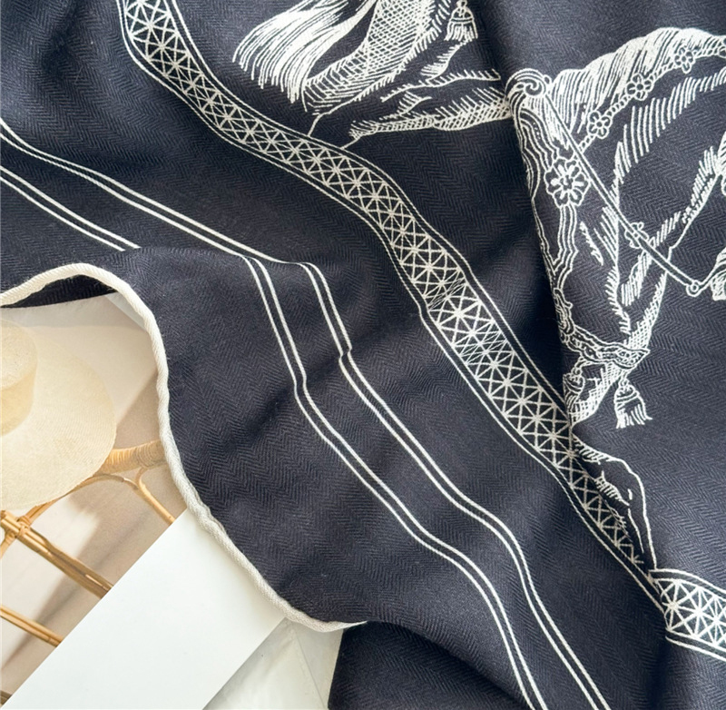 Black Horse Wool Silk Blend Sc - огляд і ціна Accessories Brand For Women